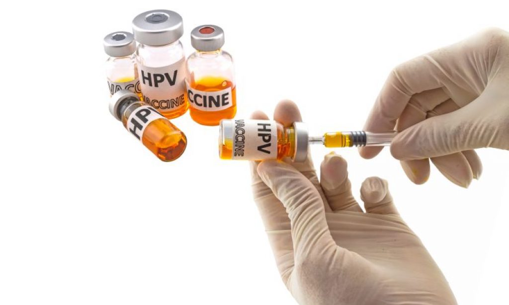 Nad očkovaním proti HPV infekcii