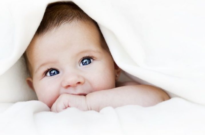 Ako sa vyvíja zrak detí od narodenia do 24 mesiacov